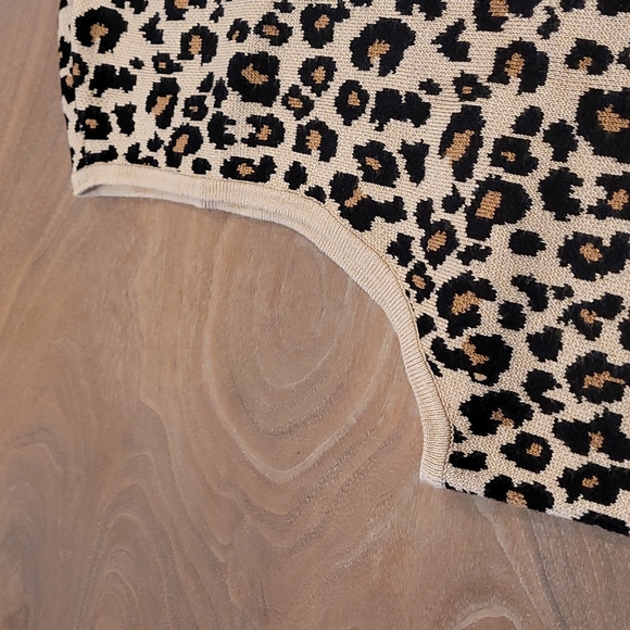 New! Palette Mock-Neck Sleeveless Sweater Cheetah Large - Picture 3 of 6